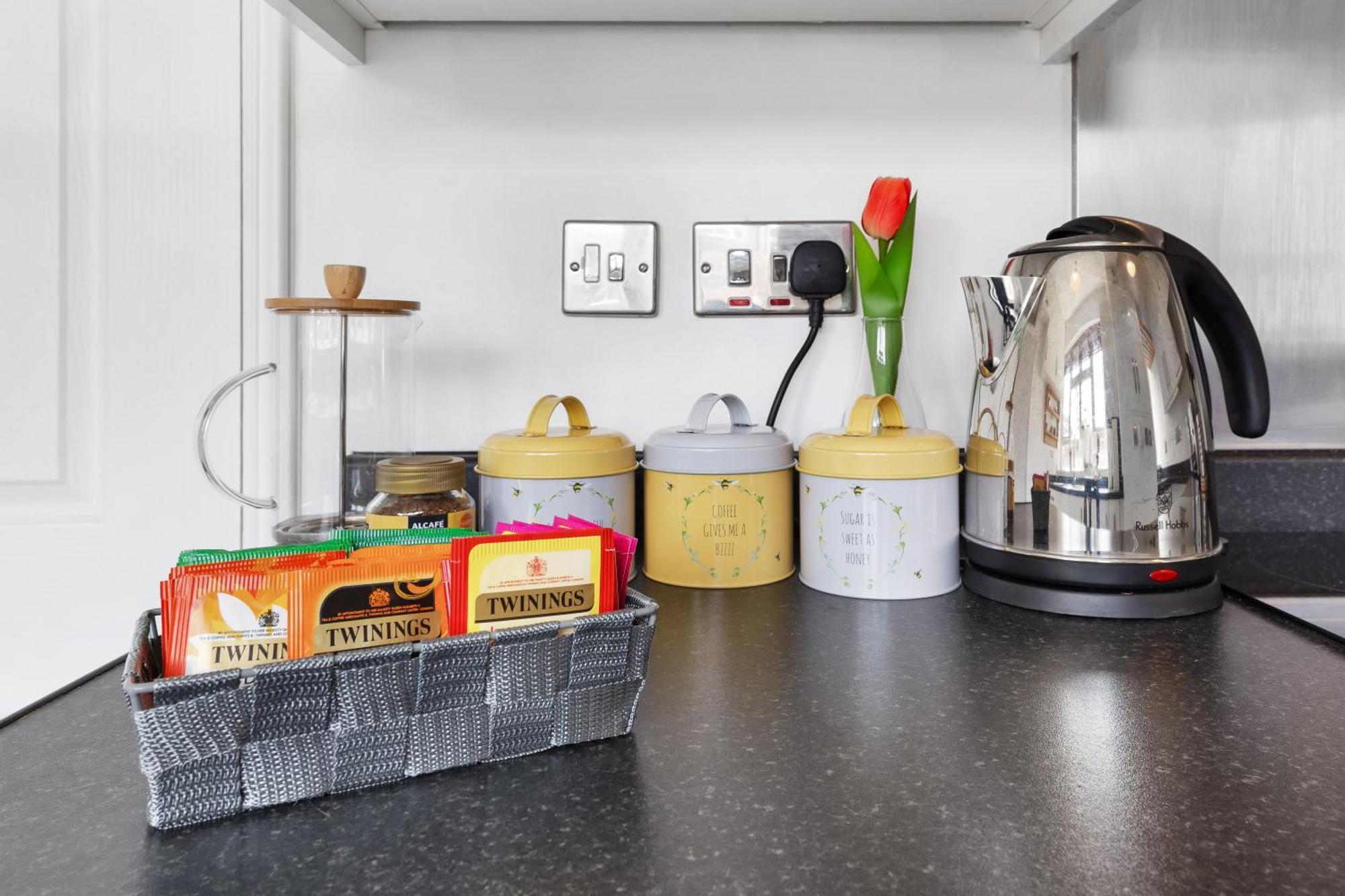 Clapham Serenity Garden Retreat With Free Parking Лондон Екстериор снимка