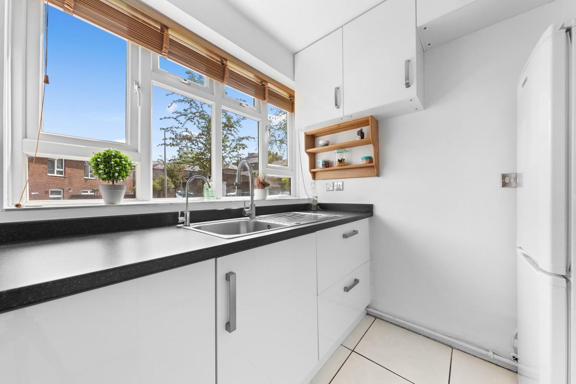 Clapham Serenity Garden Retreat With Free Parking Лондон Екстериор снимка
