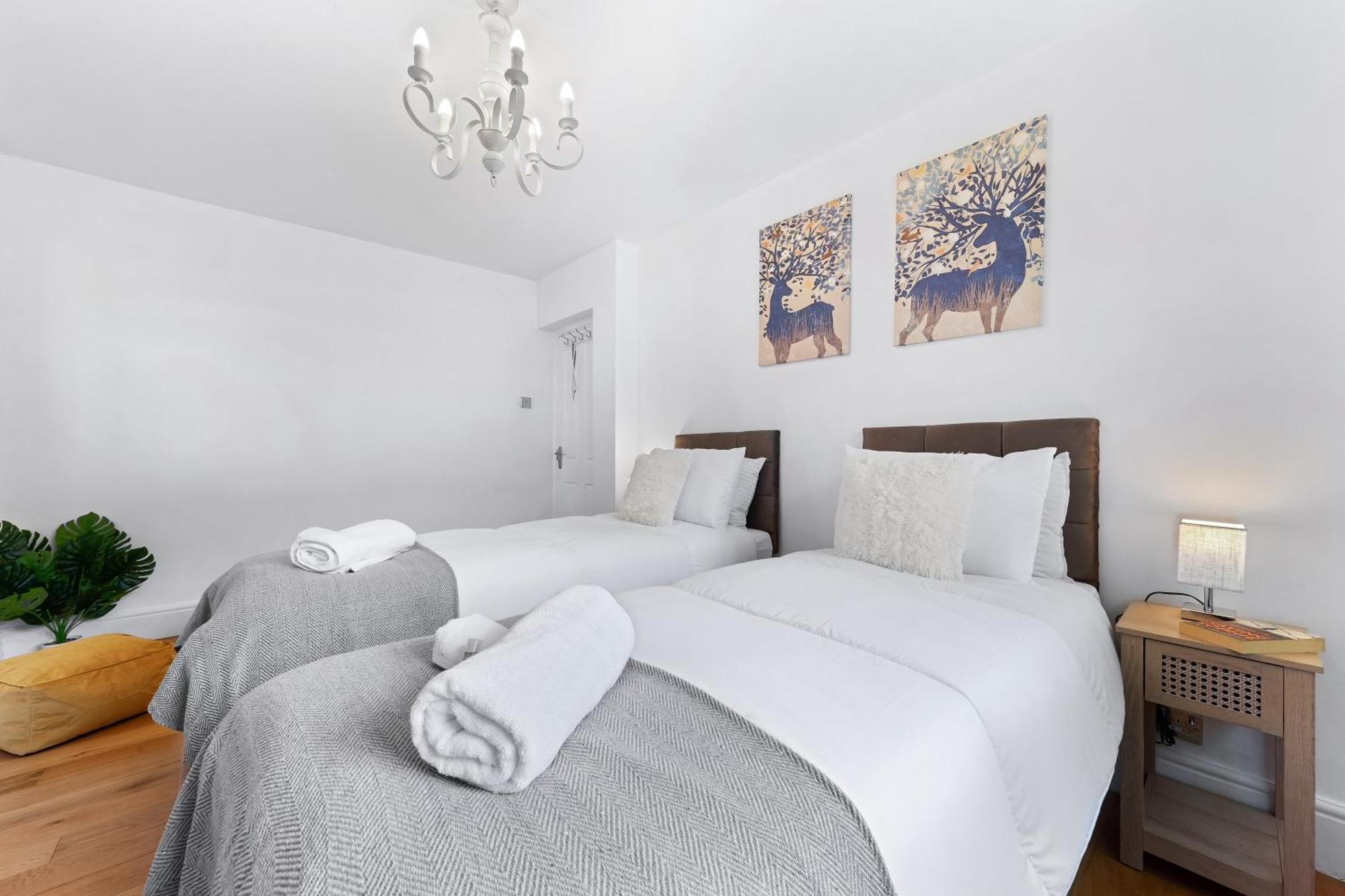Clapham Serenity Garden Retreat With Free Parking Лондон Екстериор снимка