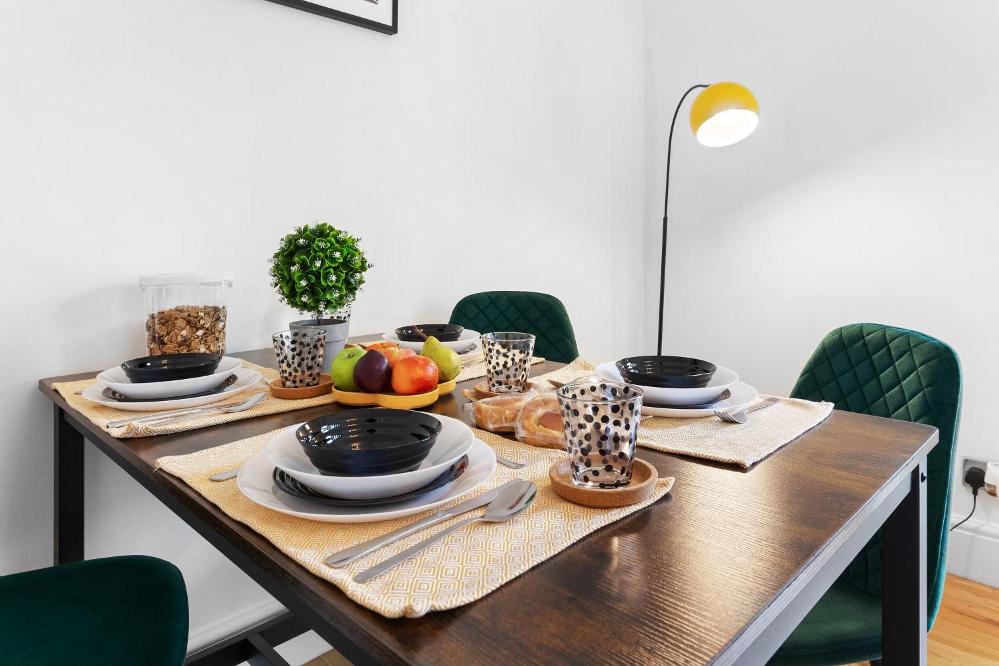Clapham Serenity Garden Retreat With Free Parking Лондон Екстериор снимка